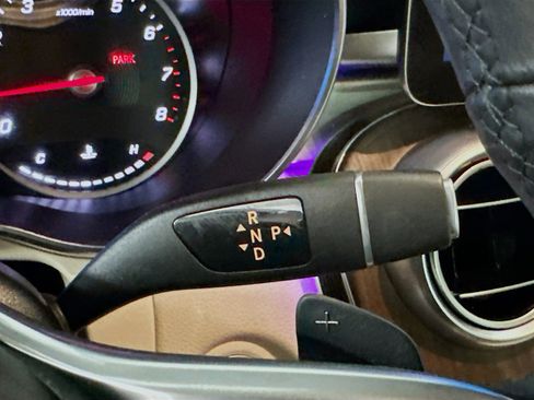 Used 2022 Mercedes-Benz GLC 300 4MATIC image 21