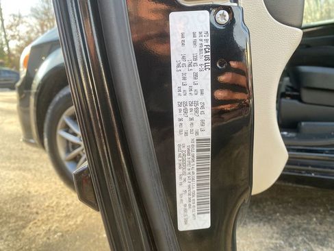 Used 2016 Dodge Grand Caravan SE image 32