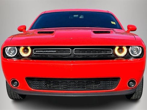 Used 2018 Dodge Challenger SXT w/ Sound Group image 4