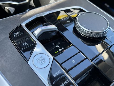 New 2026 BMW X7 xDrive40i AWD/4WD image 19
