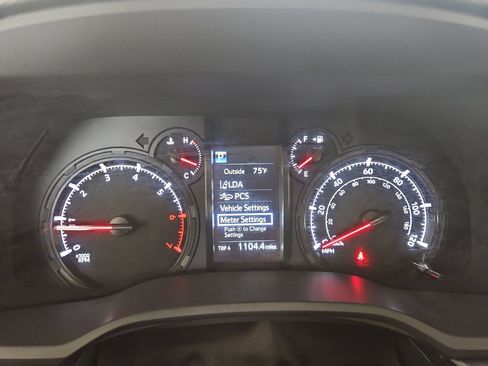 Used 2020 Toyota 4Runner SR5 Premium w/ Moonroof Package AWD/4WD image 9
