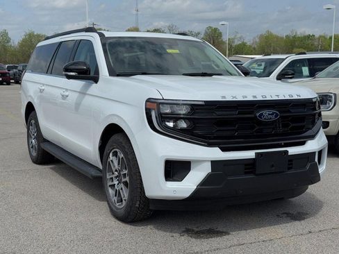 New 2026 Ford Expedition Max Active image 2