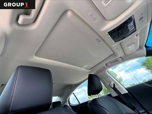 Used 2025 Lexus ES 350 w/ Premium Package FWD image 14