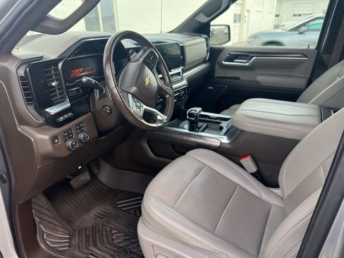 Used 2023 Chevrolet Silverado 1500 LTZ w/ LTZ Premium Package AWD/4WD image 13