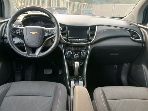 Used 2020 Chevrolet Trax LT w/ LPO, Protection Package AWD/4WD image 12