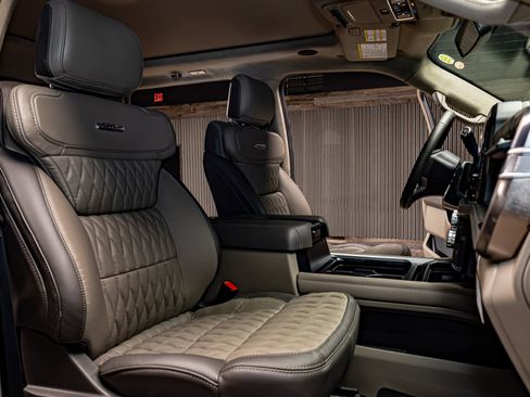 Used 2026 Ford F250 Platinum w/ Platinum Plus Package image 28