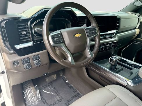 Used 2022 Chevrolet Silverado 1500 LTZ AWD/4WD image 11