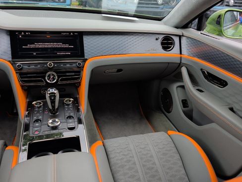 New 2025 Bentley Flying Spur Plug-In Hybrid AWD/4WD image 11