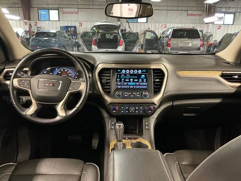 Used 2019 GMC Acadia Denali w/ Technology Package AWD/4WD image 18