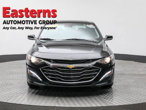Used 2024 Chevrolet Malibu LT image 2