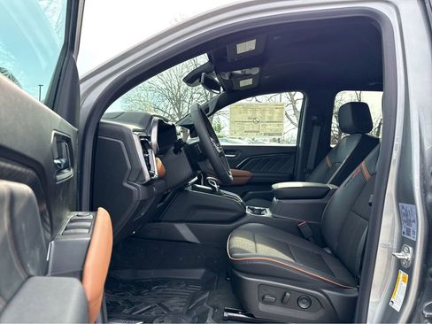 New 2026 GMC Canyon AT4 image 8