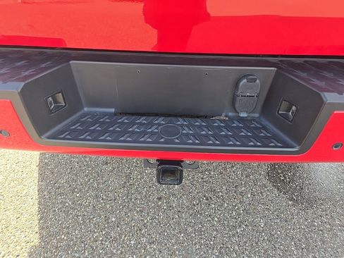 Used 2024 Nissan Titan SV w/ Accessory Utility Package image 34