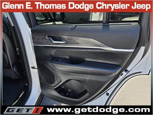 Certified 2023 Jeep Grand Cherokee Limited w/ Luxury Tech Group II image 30