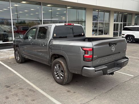 Used 2025 Nissan Frontier SV image 5