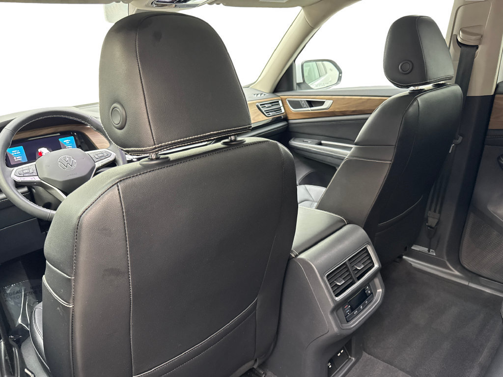 Used 2024 Volkswagen Atlas SE w/ Panoramic Sunroof Package FWD image 36