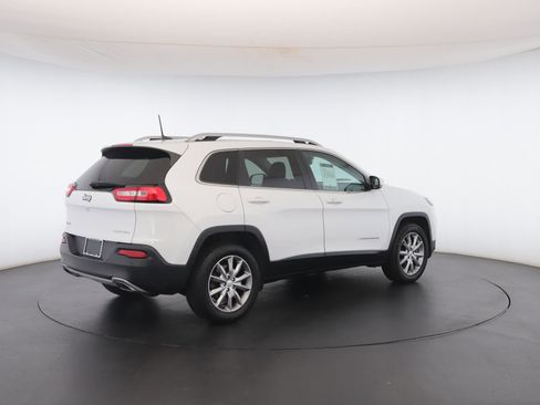 Used 2018 Jeep Cherokee Limited image 28
