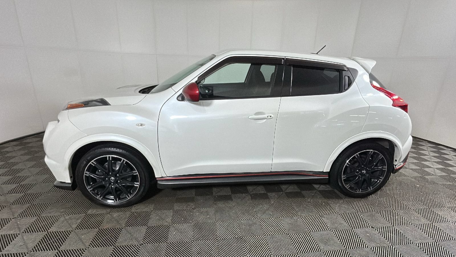 Used 2013 Nissan Juke NISMO AWD/4WD image 7
