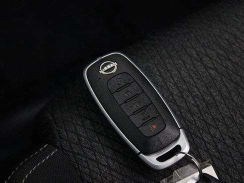 Certified 2025 Nissan Rogue SV FWD image 29