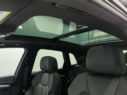 Used 2020 Audi Q5 2.0T Premium w/ Titanium Sport Package image 11