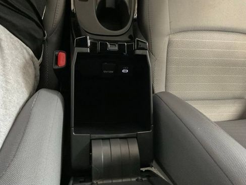 Used 2024 Toyota Corolla SE FWD image 40