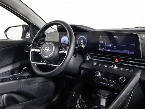 Used 2024 Hyundai Elantra SEL image 23