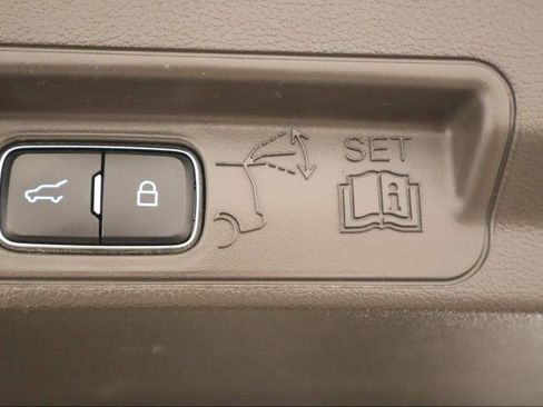 Certified 2021 Ford Explorer Platinum w/ Equipment Group 601A image 34