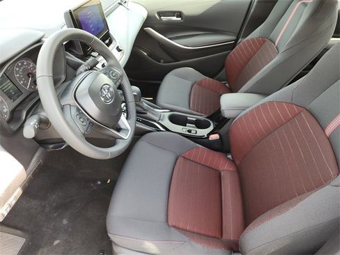 Certified 2025 Toyota Corolla SE image 9