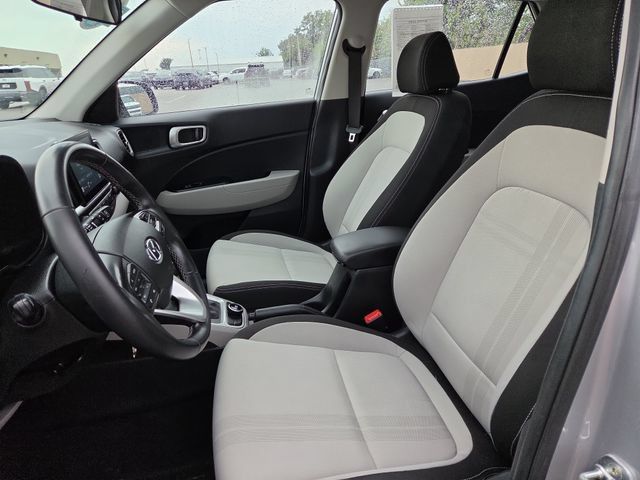Certified 2022 Hyundai Venue SEL FWD image 22