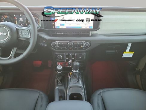 Used 2025 Jeep Wrangler Unlimited Sport AWD/4WD image 14