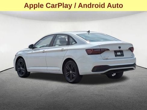 Used 2024 Volkswagen Jetta SE w/ Panoramic Sunroof Package image 8