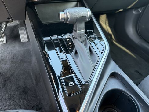Certified 2025 Kia Niro LX FWD image 18