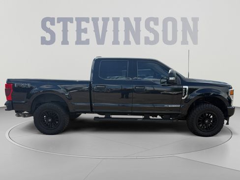 Used 2022 Ford F250 XLT w/ Black Appearance Package AWD/4WD image 6