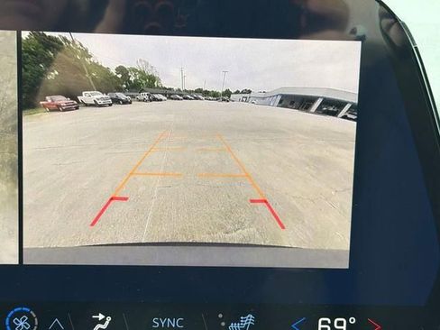 New 2026 Chevrolet Traverse LT w/ Sun and Wheel Package FWD image 31