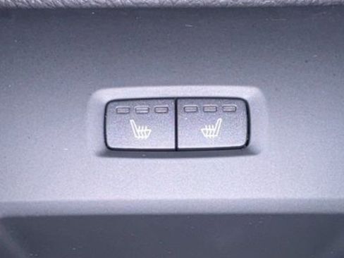 Used 2019 Volvo XC60 T5 Momentum w/ Advanced Package AWD/4WD image 13