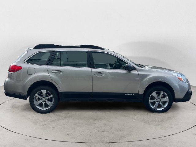 Used 2014 Subaru Outback 2.5i w/ Alloy Wheel Package AWD/4WD image 4