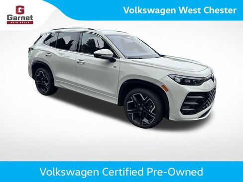 Used 2025 Volkswagen Tiguan SEL R-Line AWD/4WD image 8