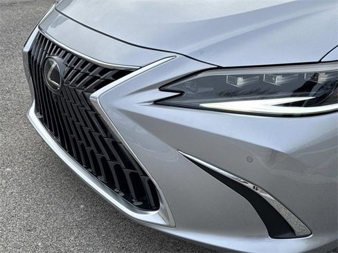 New 2025 Lexus ES 350 Ultra Luxury image 10