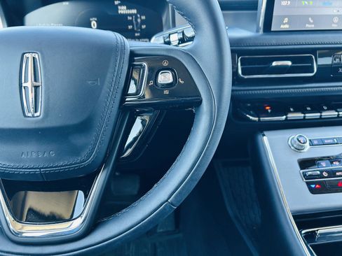 Used 2023 Lincoln Aviator AWD w/ Premium Package image 20