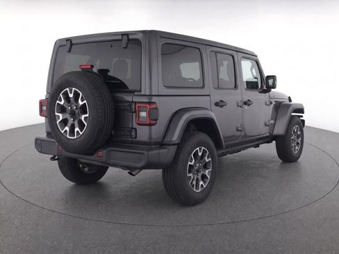 Used 2025 Jeep Wrangler Unlimited Sahara w/ Safety Group AWD/4WD image 8