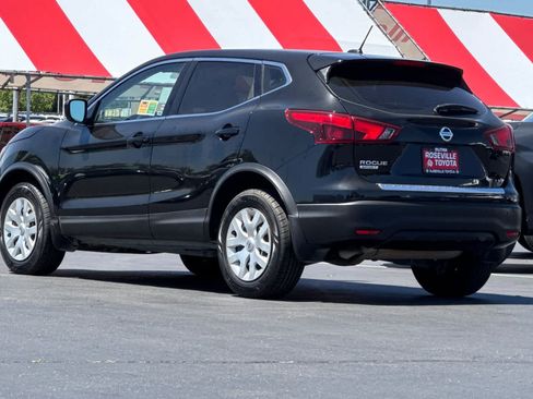 Used 2019 Nissan Rogue Sport S FWD image 7