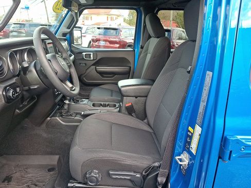 Certified 2023 Jeep Gladiator Sport image 13