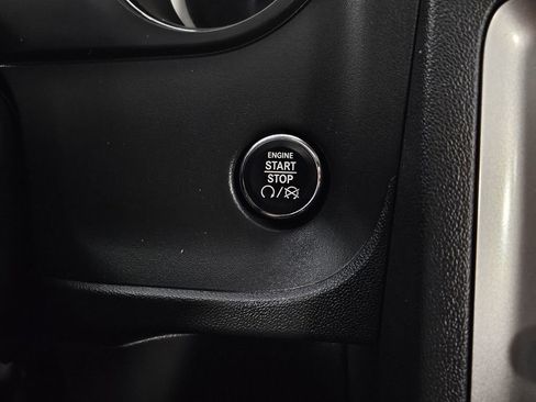 Used 2014 Dodge Challenger R/T image 15