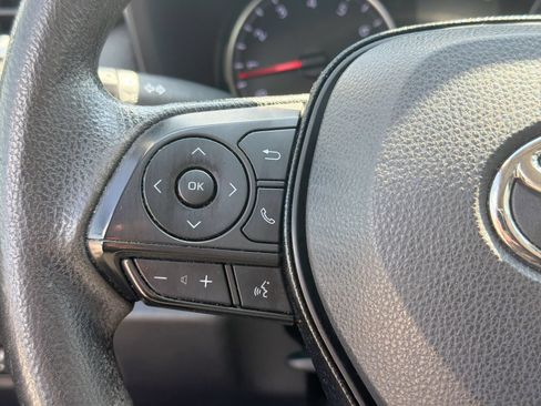 Used 2021 Toyota RAV4 LE FWD image 24
