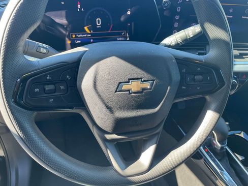 Used 2025 Chevrolet Trax LT image 25