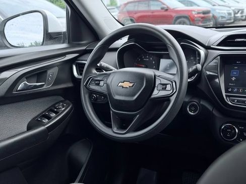 Used 2022 Chevrolet TrailBlazer LT w/ Convenience Package FWD image 22