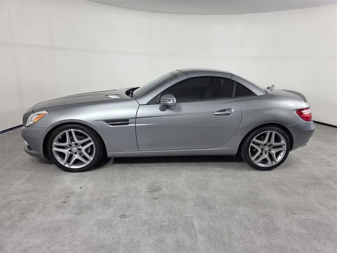 Used 2015 Mercedes-Benz SLK 250 image 8