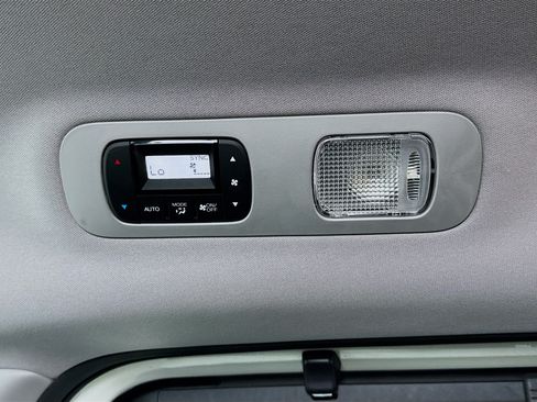 Used 2018 Honda Odyssey Touring image 18