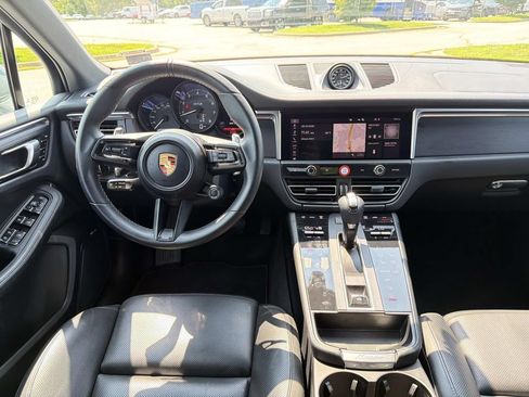 Used 2022 Porsche Macan GTS AWD/4WD image 2