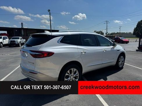 Used 2018 Buick Enclave Avenir w/ Avenir Technology Package AWD/4WD image 4