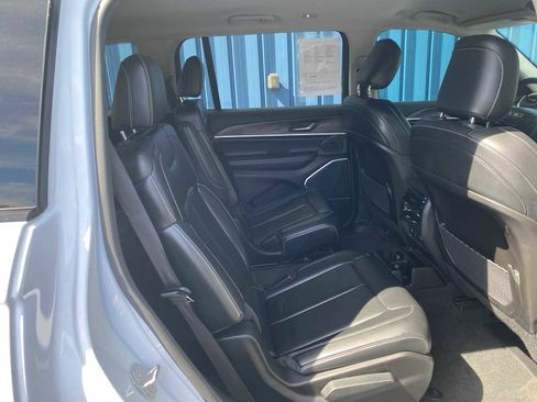 Used 2021 Jeep Grand Cherokee L Limited AWD/4WD image 37
